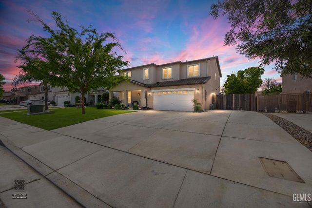 10815 Grand Prairie Drive, Bakersfield, CA 93311