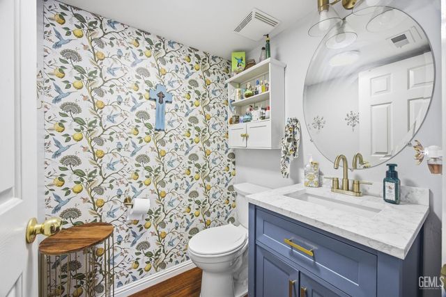 10815 Grand Prairie Drive, Bakersfield, CA 93311