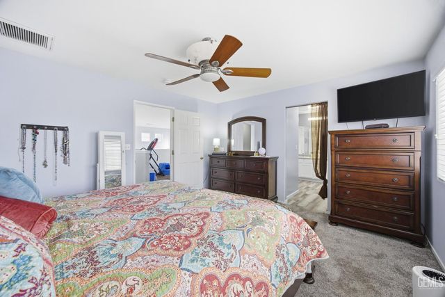 10815 Grand Prairie Drive, Bakersfield, CA 93311