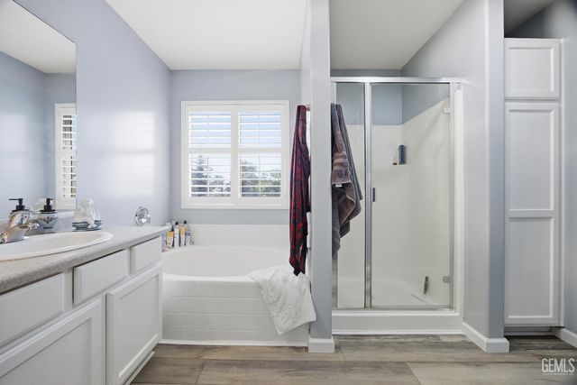 10815 Grand Prairie Drive, Bakersfield, CA 93311