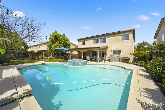 10815 Grand Prairie Drive, Bakersfield, CA 93311