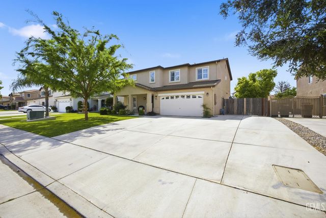 10815 Grand Prairie Drive, Bakersfield, CA 93311