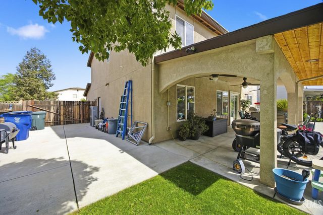 10815 Grand Prairie Drive, Bakersfield, CA 93311