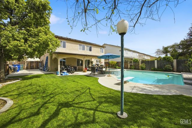 10815 Grand Prairie Drive, Bakersfield, CA 93311