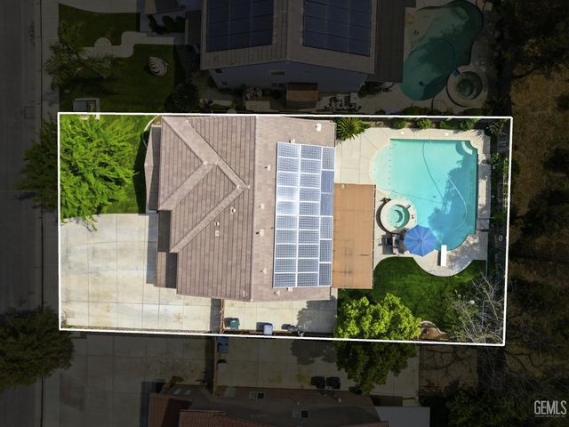 10815 Grand Prairie Drive, Bakersfield, CA 93311