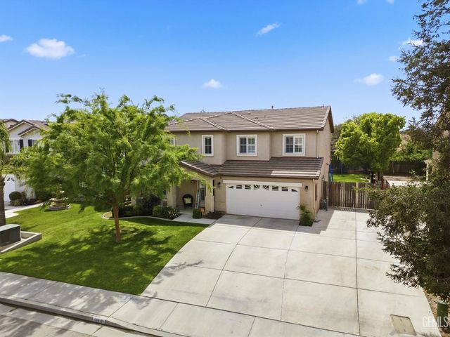 10815 Grand Prairie Drive, Bakersfield, CA 93311