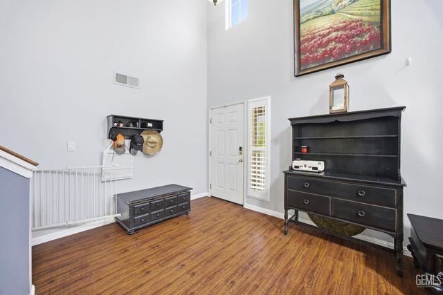 10815 Grand Prairie Drive, Bakersfield, CA 93311