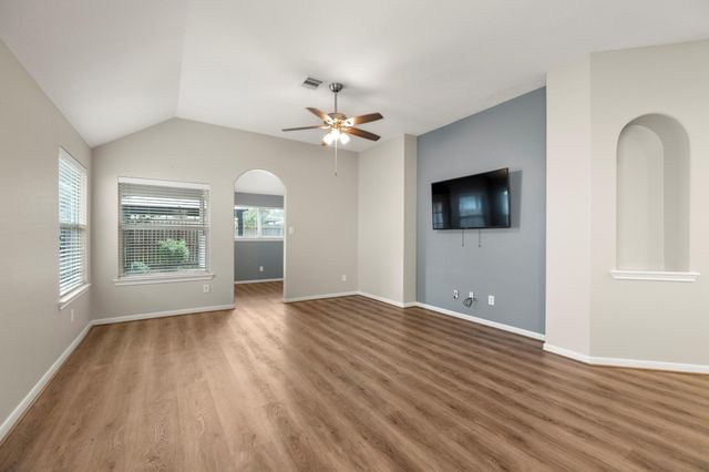 8726 Headstall Drive, Tomball, TX 77375