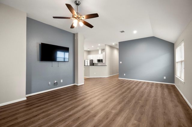 8726 Headstall Drive, Tomball, TX 77375