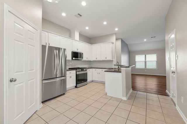 8726 Headstall Drive, Tomball, TX 77375