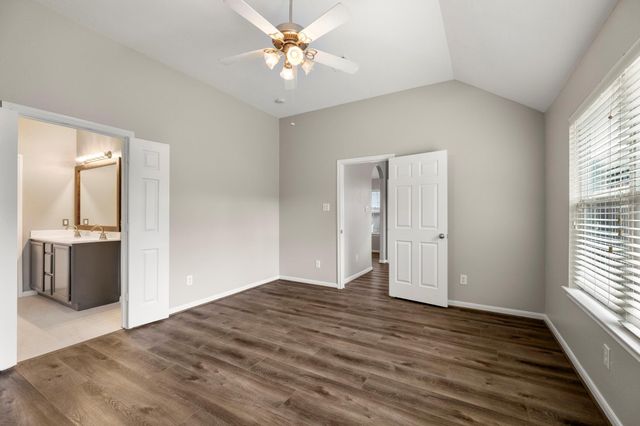 8726 Headstall Drive, Tomball, TX 77375