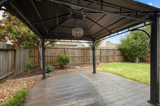 8726 Headstall Drive, Tomball, TX 77375