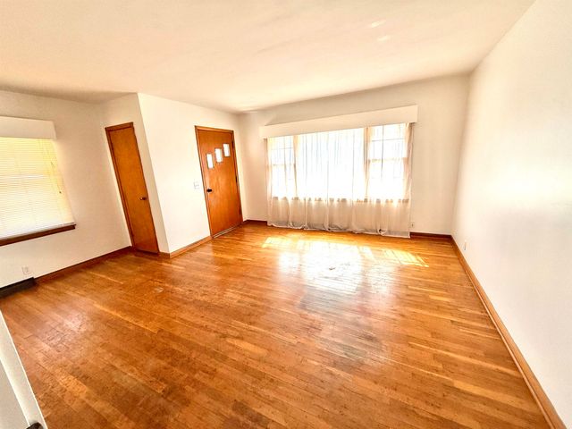 504 W Anthony Ave, Medicine Lodge, KS 67104