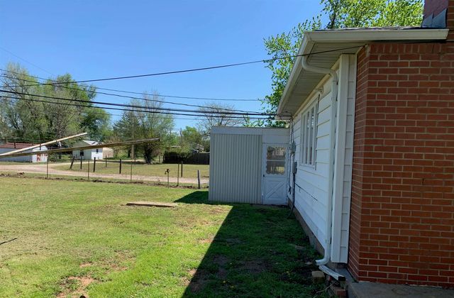 504 W Anthony Ave, Medicine Lodge, KS 67104