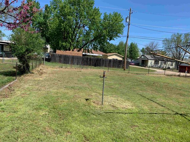 504 W Anthony Ave, Medicine Lodge, KS 67104