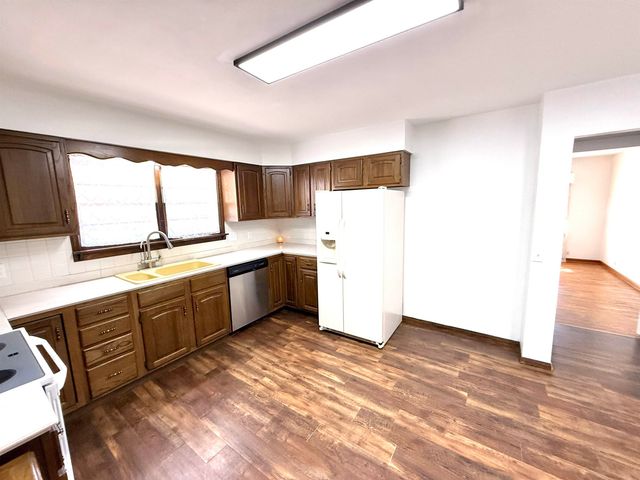 504 W Anthony Ave, Medicine Lodge, KS 67104