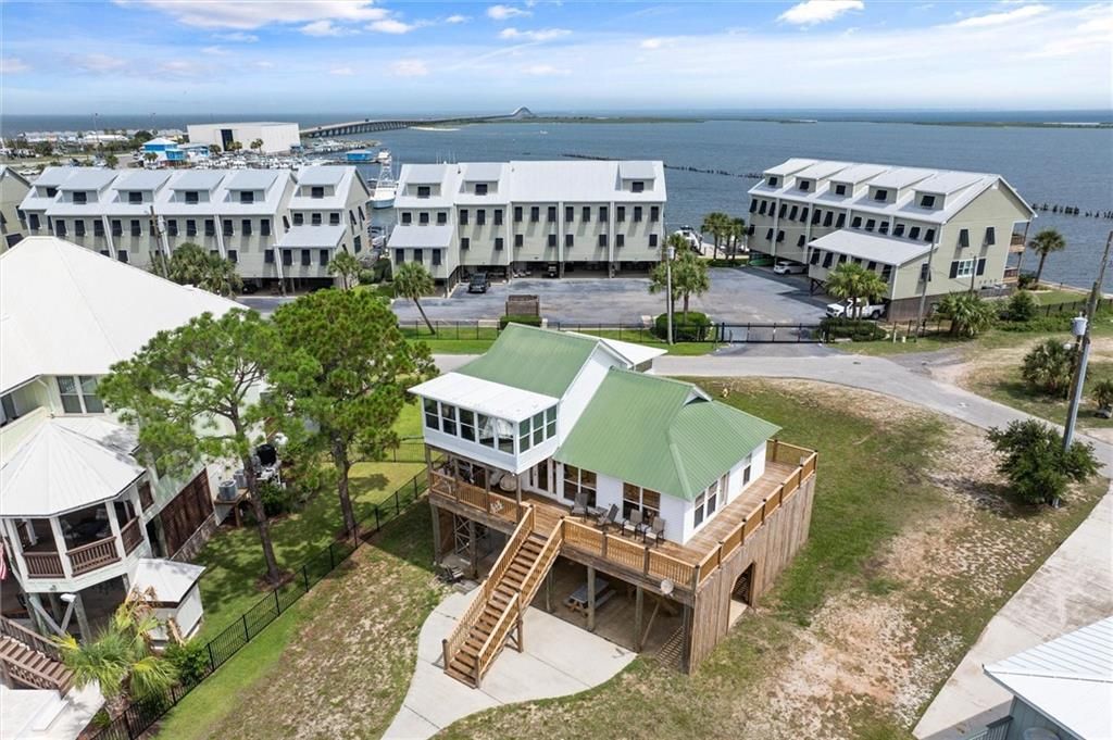 917 Delchamps Avenue, Dauphin Island, AL 36528 — exterior