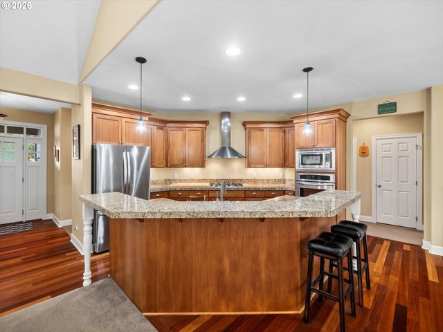 1382 Ne 16TH Ave, Canby, OR 97013