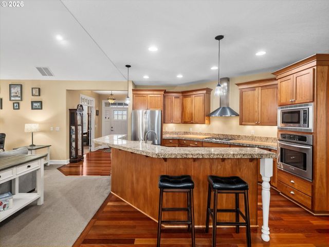 1382 Ne 16TH Ave, Canby, OR 97013