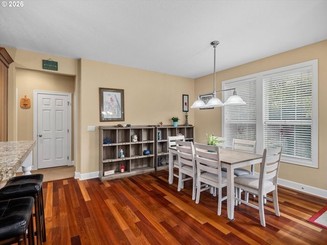 1382 Ne 16TH Ave, Canby, OR 97013