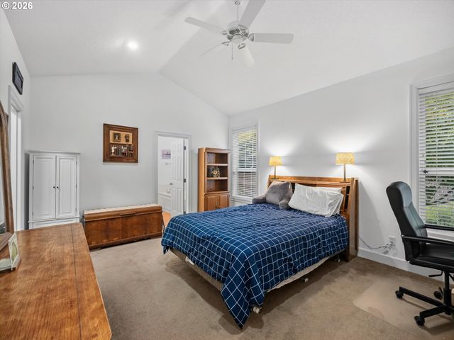 1382 Ne 16TH Ave, Canby, OR 97013