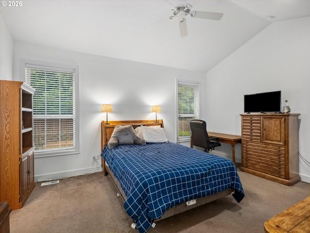 1382 Ne 16TH Ave, Canby, OR 97013