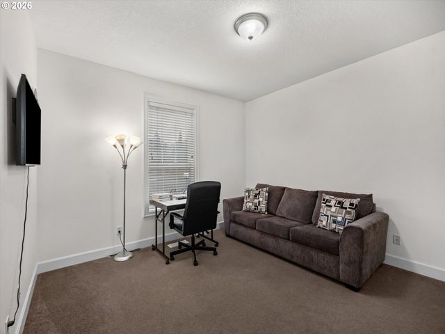 1382 Ne 16TH Ave, Canby, OR 97013