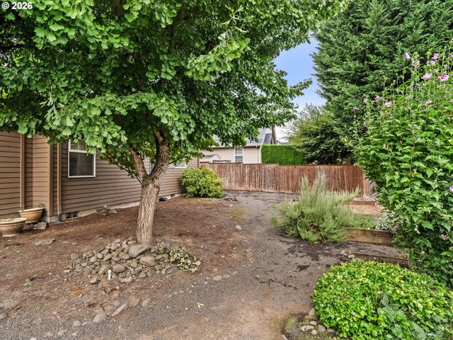 1382 Ne 16TH Ave, Canby, OR 97013