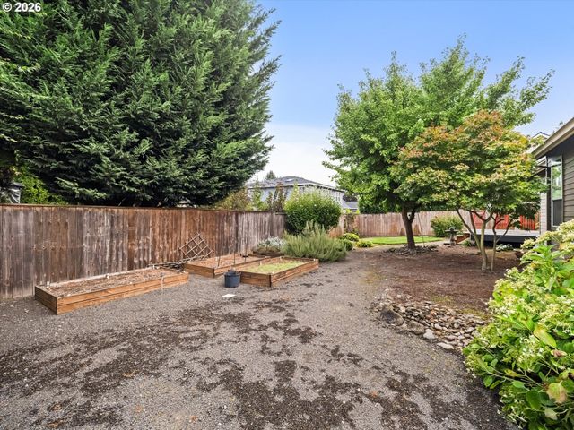 1382 Ne 16TH Ave, Canby, OR 97013