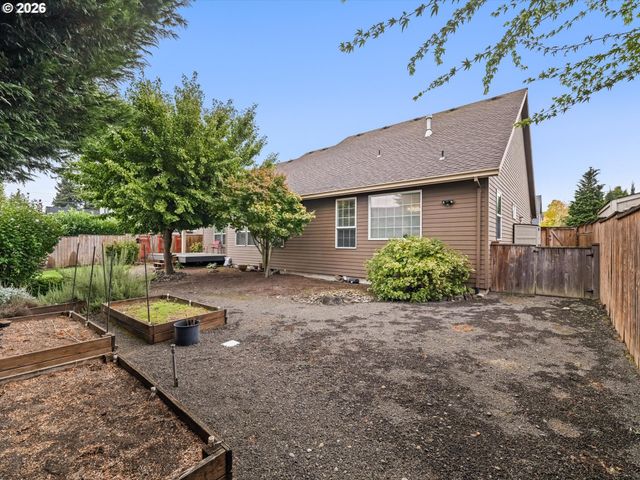 1382 Ne 16TH Ave, Canby, OR 97013