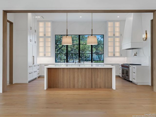116 WHITTINGHAM RD, Shavano Park, TX 78231