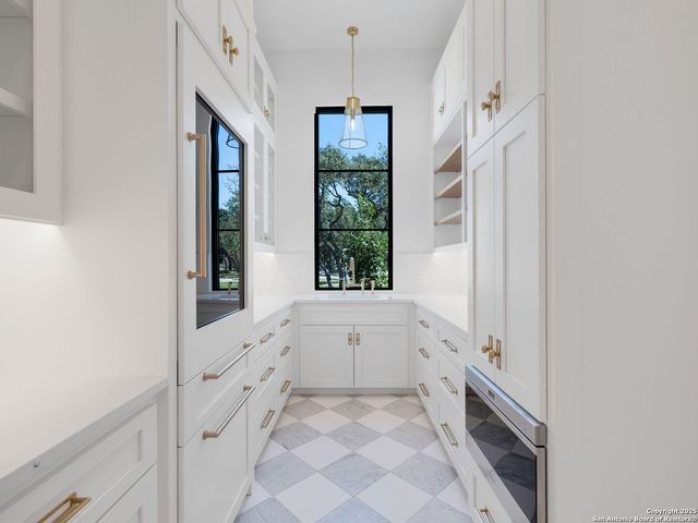 116 WHITTINGHAM RD, Shavano Park, TX 78231