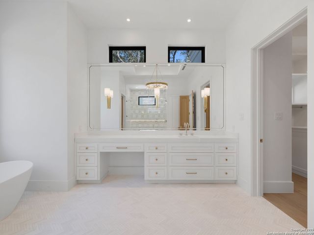 116 WHITTINGHAM RD, Shavano Park, TX 78231