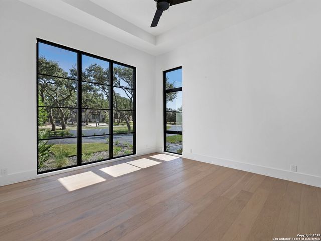 116 WHITTINGHAM RD, Shavano Park, TX 78231