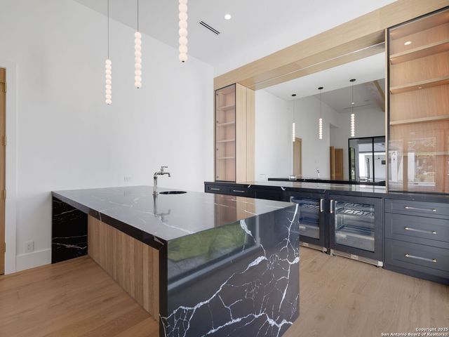 116 WHITTINGHAM RD, Shavano Park, TX 78231