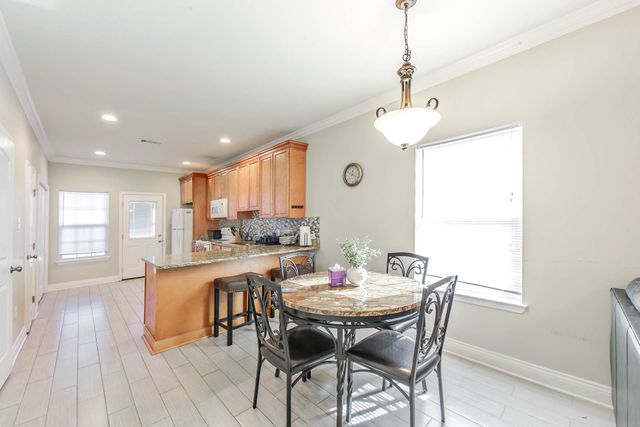 151 Dixie, Houma, LA 70363