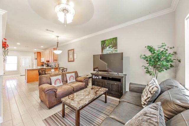 151 Dixie, Houma, LA 70363