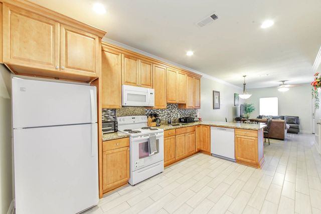 151 Dixie, Houma, LA 70363