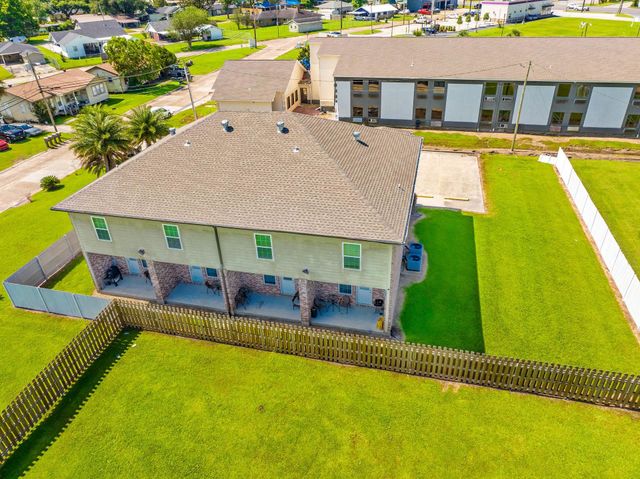 151 Dixie, Houma, LA 70363