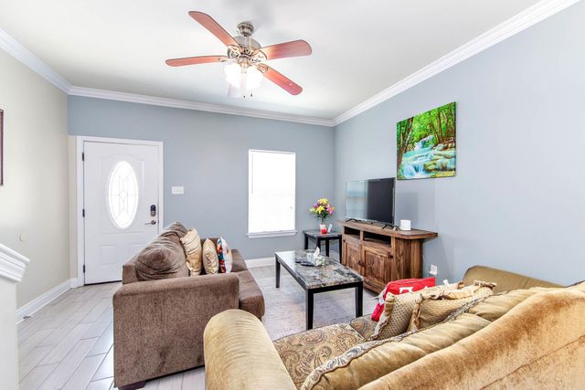 151 Dixie, Houma, LA 70363