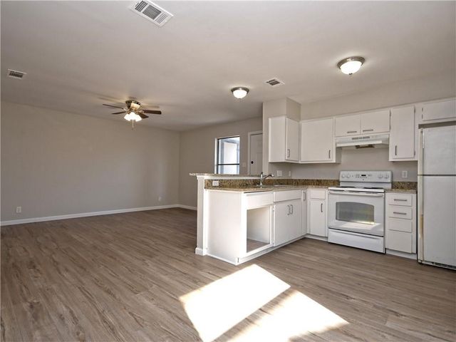 5502 Rose Hill CIR C, Austin, TX 78745