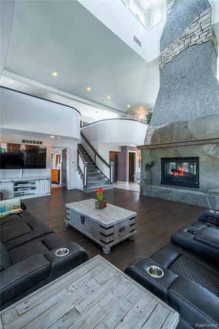 2350 Crane Road, Fenton, MI 48430