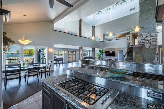 2350 Crane Road, Fenton, MI 48430