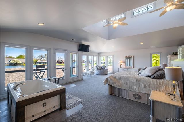 2350 Crane Road, Fenton, MI 48430