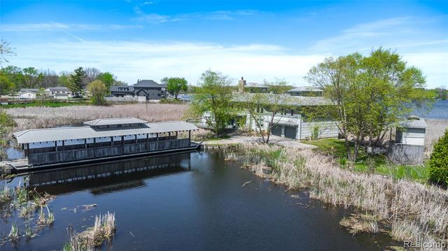 2350 Crane Road, Fenton, MI 48430