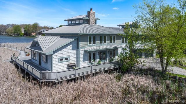 2350 Crane Road, Fenton, MI 48430