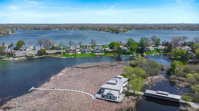 2350 Crane Road, Fenton, MI 48430