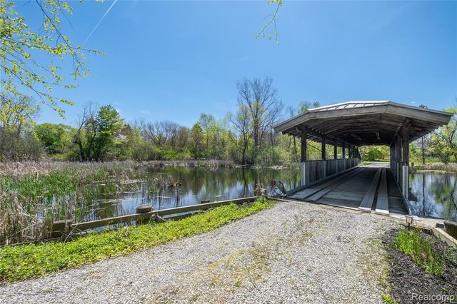 2350 Crane Road, Fenton, MI 48430