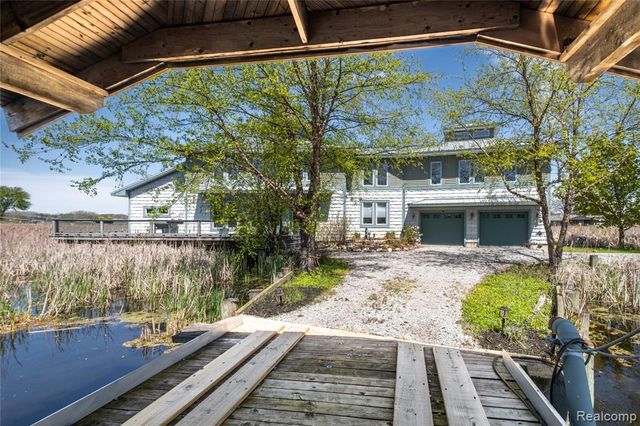 2350 Crane Road, Fenton, MI 48430