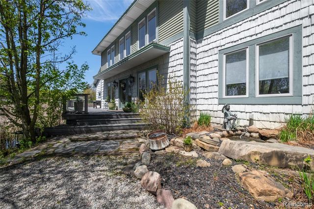 2350 Crane Road, Fenton, MI 48430